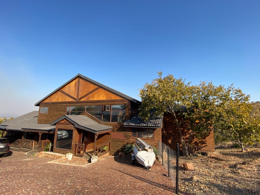 5 Bedroom Property for Sale in Waterkloof A H North West
